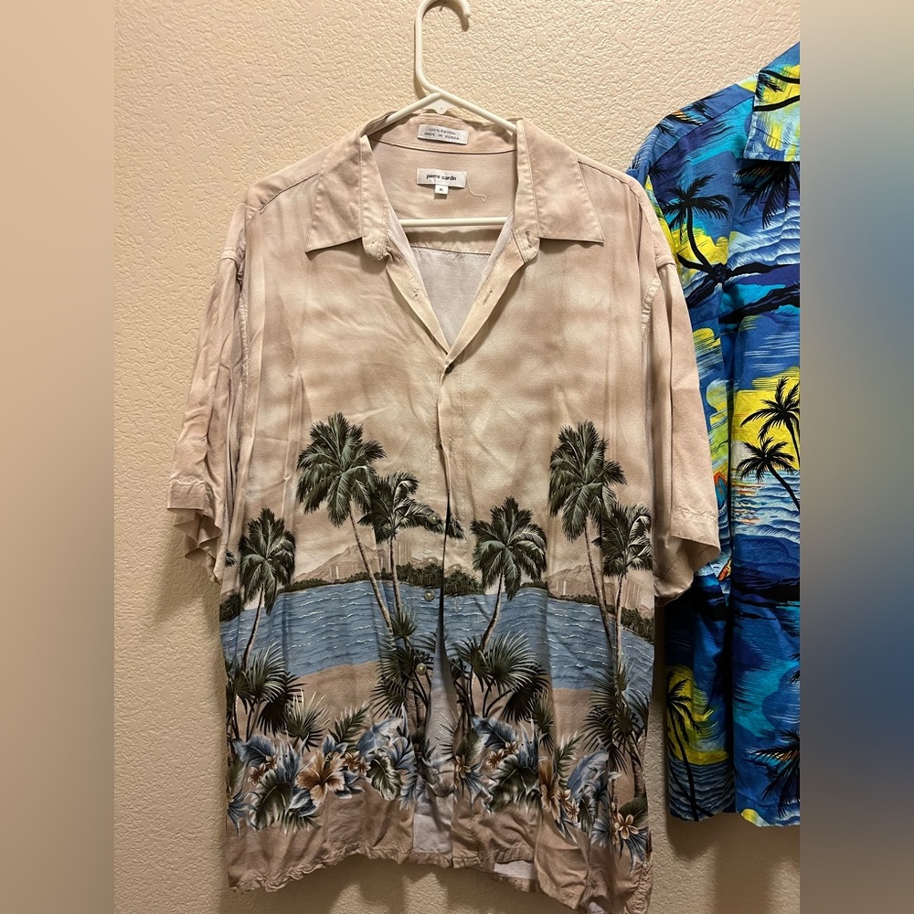 Men’s Hawaiian print shirt